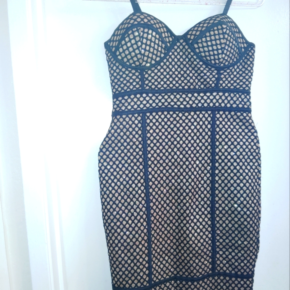 Chic Gold and Black Patterned Dress